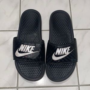 Nike Benassi JDI Slides